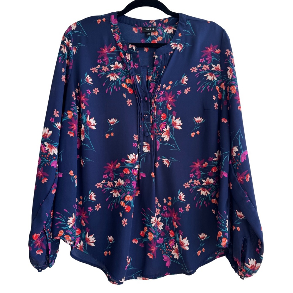 Torrid Georgette Pintuck Navy Blue Floral Button Down Blouse Womens Plus Size
